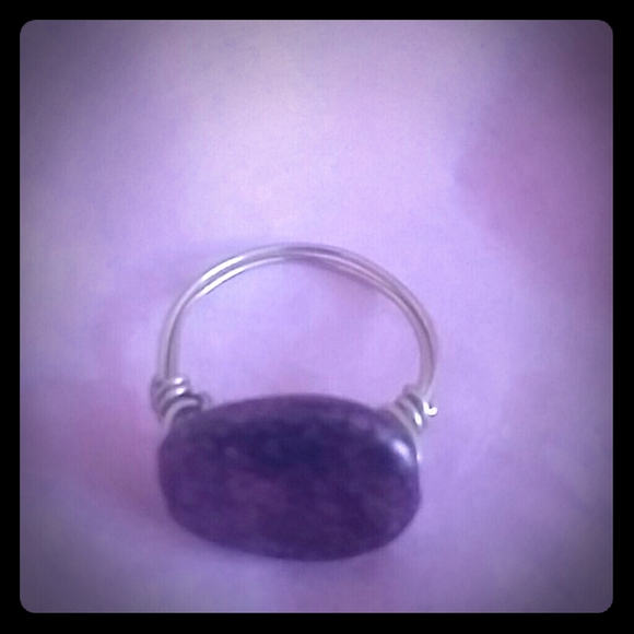 Woman's ring - Picture 1 of 3